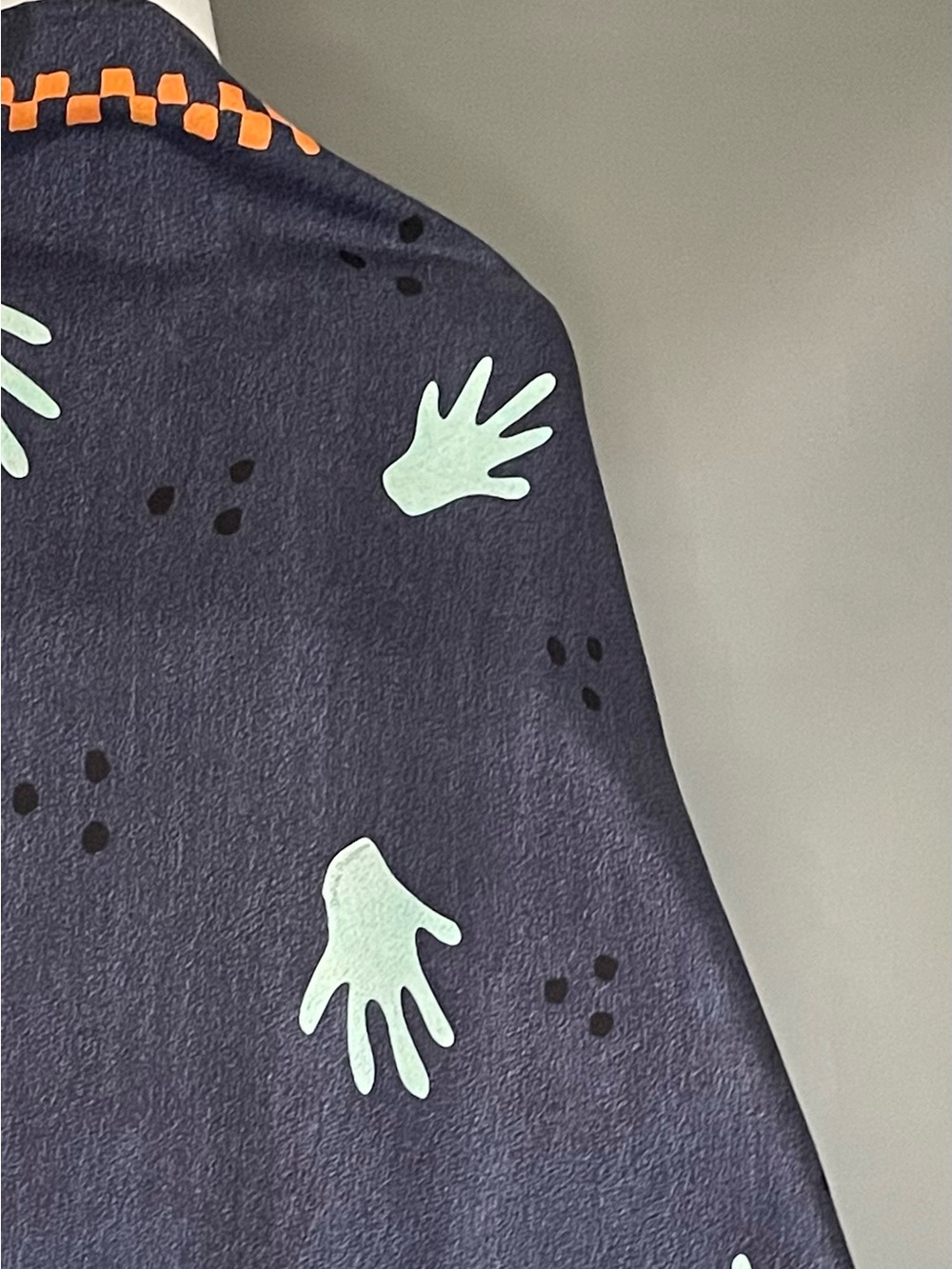 Gorg Bvlgari Pizzigoni Hands Silk Twill Scarf 34 In Excellent Condition Bulgari - Picture 5 of 8
